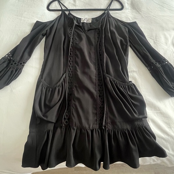 VaVa by Joy Han Samira Open Shoulder Dress in Black - Picture 7 of 10